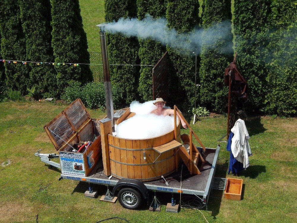 Pronájem koupacího sudu s vířivkou na 24 hodin