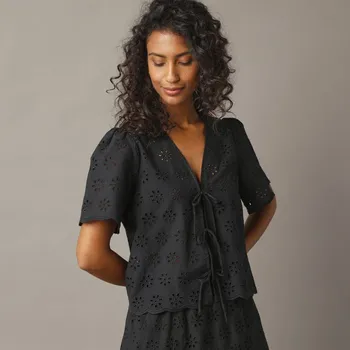 Madeirová halenka na zavázání vpředu černá 50