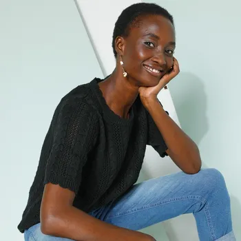 Dámská halenka Halenka s kulatým výstřihem, z ažurového úpletu černá 52