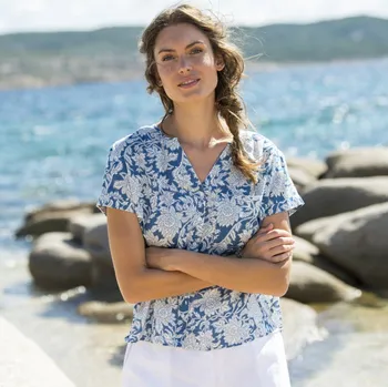 Dámská halenka Halenka s krátkými rukávy a potiskem květin modrá/bílá 50