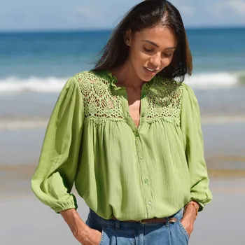 Dámská halenka Halenka na knoflíčky s macramé a volánkem mechová 36