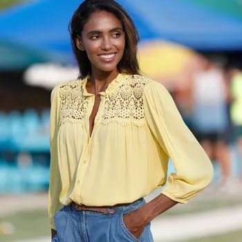 Dámská halenka Halenka na knoflíčky s macramé a volánkem žlutá 42