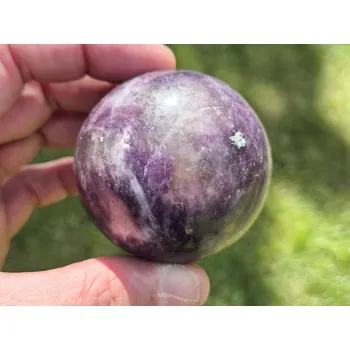 Lepidolit koule z Madagaskaru 257g
