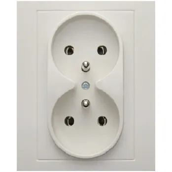 Hager Dvojitá zásuvka s/bez 16A IP20 krémová - 5361838982