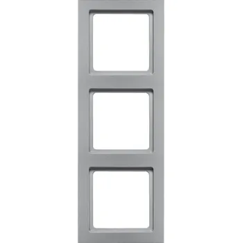 Elektrická zásuvka Rámeček Berker Q.3, stříbrná sametová Rozměry: 3-násobný