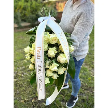 Smuteční dekorace Květinářství Květiny Strašnice Smuteční Kytice 60 Cm Bílá