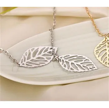Náhrdelník Flamenco Mystique Náhrdelník jemný celebritka lístky stříbro N122S