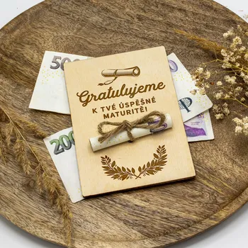 Úložný box Dřevia Dřevěná karta na peníze - Gratulujeme k maturitě