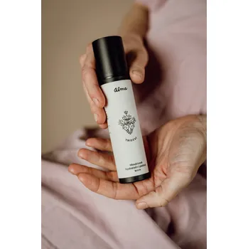 Pleťový krém Alma TRIDÉVÍ – funkční pleťový krém s trojkombinací růže, ceramidy a skvalanem 50ml