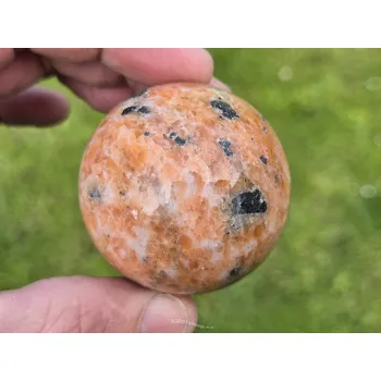 Přírodní kámen Koule kalcit oranžový 161g z Madagaskaru