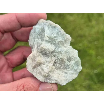 Přírodní kámen Přírodní kámen akvamarín z Indie (132g)