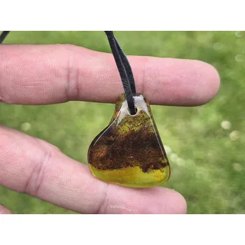 Přívěsek Jantar přívěsek na kůži 3,4g