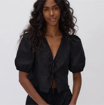 Dámské tričko Reserved - Ažurová blůza s vázáním - černý - 591FB-99X - 591FB-99X-L