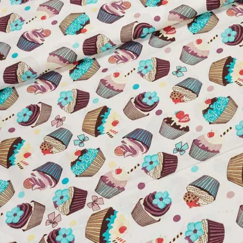 Bavlněné plátno EMA modré, růžové a hnědé muffiny na bílé, š.140cm (látka v metráži)
