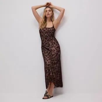 Dámské šaty Reserved - Krajkové šaty na ramínka - hnědá - XQ219-88X - XQ219-88X-M