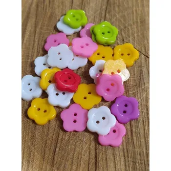 Knoflík Knoflík plastový tvar kytička 10 ks
