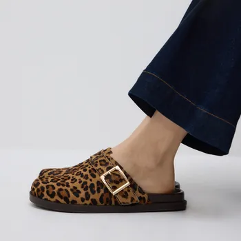 Dámské pantofle Reserved - Kožené pantofle se zvířecím vzorem - vícebarevná - 363CP-MLC - 363CP-MLC-39