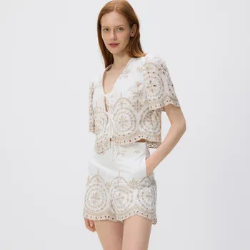 Dámské kraťasy Reserved - Kraťasy s ažurovou výšivkou - bílá - ST264-00X - ST264-00X-XS