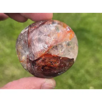 Přírodní kámen Kámen hematit v křišťálu 80g