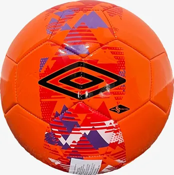 Fotbalový míč Umbro Formation 5