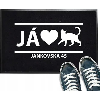 VSTUPNÍ ROHOŽKA ČERNÁ PŘED DVEŘE NÁPIS TVOJE ADRESA NÁPIS MILUJI KOČKY