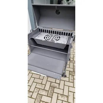 Zahradní gril MM Gril na dřevo s motorem, udírnou a zadním topeništěm Velikost: gril malý 700mm bez misky, Volitelné příslušenství 1.: žádné, Volitelné příslušenství 2.: vsazovací gril na steaky na dřevěné uhlí malý