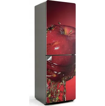 Fototapeta Samolepicí samolepka na ledničku Snadná Aplikace - Šťavnaté jablko ve vodě