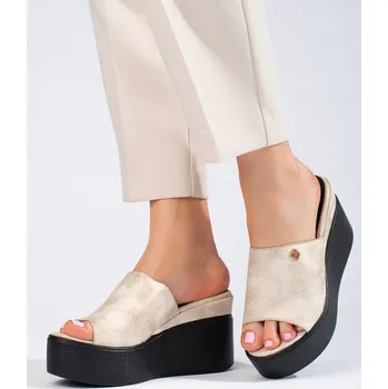 Dámské sandále Trendy dámské nazouváky na klínku GD-FL1601 zlato-černé - Goodin 37