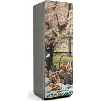 Fototapeta Prémiová Samolepicí nálepka na ledničku Piknikový koš na pozadí stromů