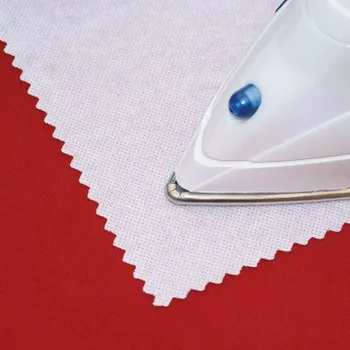 Příslušenství k šicímu stroji Nažehlovací netkaný materiál - bílý 0,9m x 1m