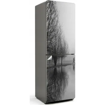 Fototapeta Samolepicí bez bublin na ledničku Procházka v mlhavém parku