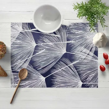 prostírání Bavlněné prostírání na stůl Sandra SA-414 Bílé abstraktní chmýří na modrém 30x40 cm