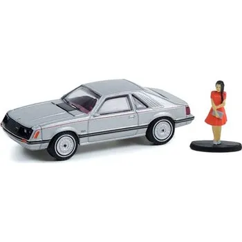 autíčko Ford Mustang Coupe Ghia s figurkou ženy 1979 1:64 Ford Mustang Coupe Ghia + figurka - kovový model