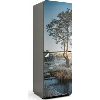 Fototapeta Samolepicí protibublinková nálepka na ledničku Zimní krajina se stromem