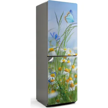 Fototapeta Samolepicí Samolepka Na Ledničku Dýha do kuchyně Motýl na pozadí louky