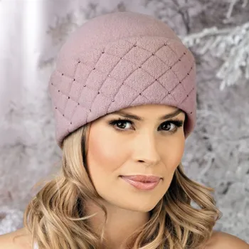 Čepice KRUMLOVANKA Dámská čepice W-0376/540 světle starorůžová