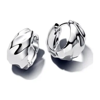 Náušnice Zvlněné malé kruhové náušnice PANDORA Essence 293874C00