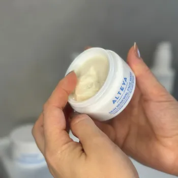 Pleťová maska Obnovující pleťová maska Rose Hydrobiome Alteya Organics 50ml