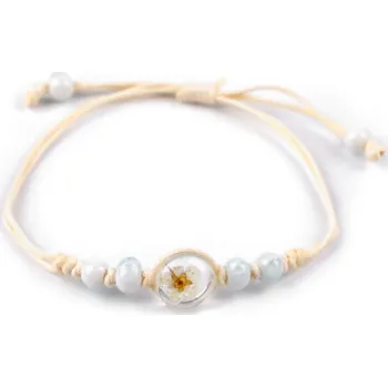 Krejčovské nůžky Annie's Knit Shamballa náramek s květem - krémový