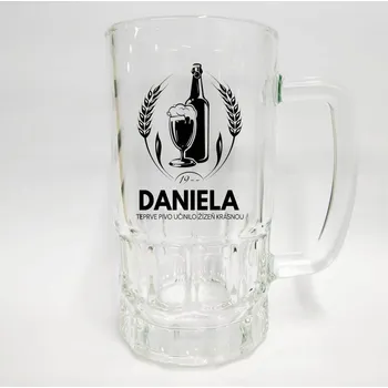 Sklenice Skleněný půllitr se jménem Daniela v1