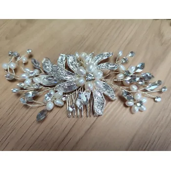 Ozdoba do vlasů B-TOP Ozdobný hřeben do vlasů s perlovými květy a krystaly Druh barvy: Stříbrná