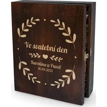 Žertovný předmět Ve svatební den (jména + datum) - krabice na víno s gravírovanými sklenicemi - personalizovaný produkt- Tričkový.cz