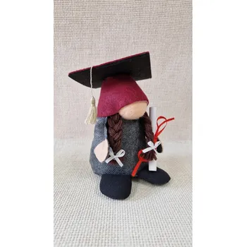 Skřítek - absolventka v bordó s hnědými copánky