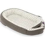 Träumeland hnízdečko Premium - Weiß mit grauen Sternen