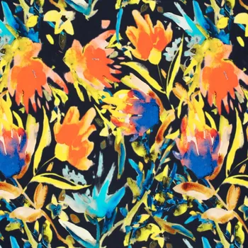 Viskózový popelín v tmavě modré barvě s digitálním potiskem květin 23137/008