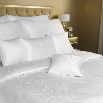 Povlečení Luxusní damaškové povlečení s ornamenty bílé: 1x 200x220cm, 2x 70x90cm