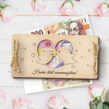Svatební dekorace Dřevia Dárková obálka na peníze - Svatební hrdličky - Hodně štěstí novomanželům!