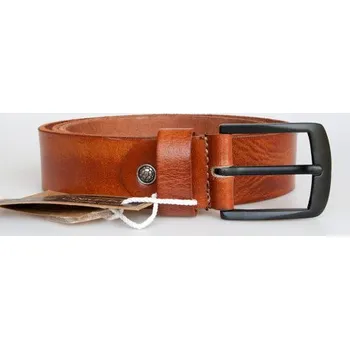 Opasek Hnědý kožený opasek 115 cm dlouhý z pevné silné kůže 38 mm široký s dekorativními prolisy a matně černou přezkou