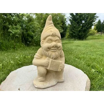 Zahradní dekorace ZahradniDekorace socha na zahradu - soška trpaslík s harmonikou 2,7 kg, výška 30 cm