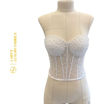Bílý elegantní korzet s perličkami a křišťálky Velikost: L